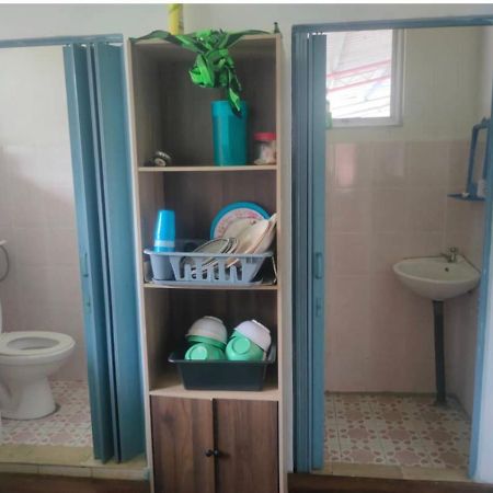 Kampong Kundassan Mak Homestay Upstairs With 5 Bedrooms מראה חיצוני תמונה