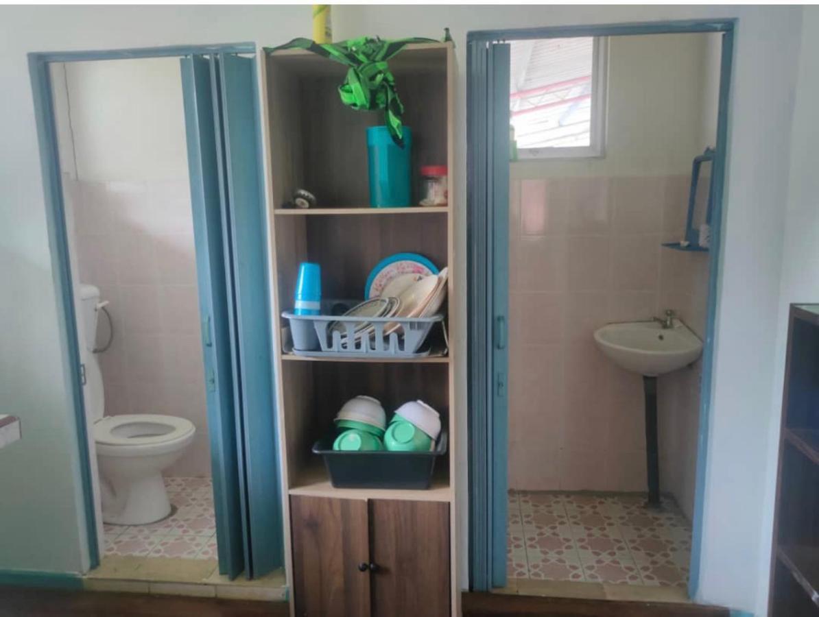 Kampong Kundassan Mak Homestay Upstairs With 5 Bedrooms מראה חיצוני תמונה
