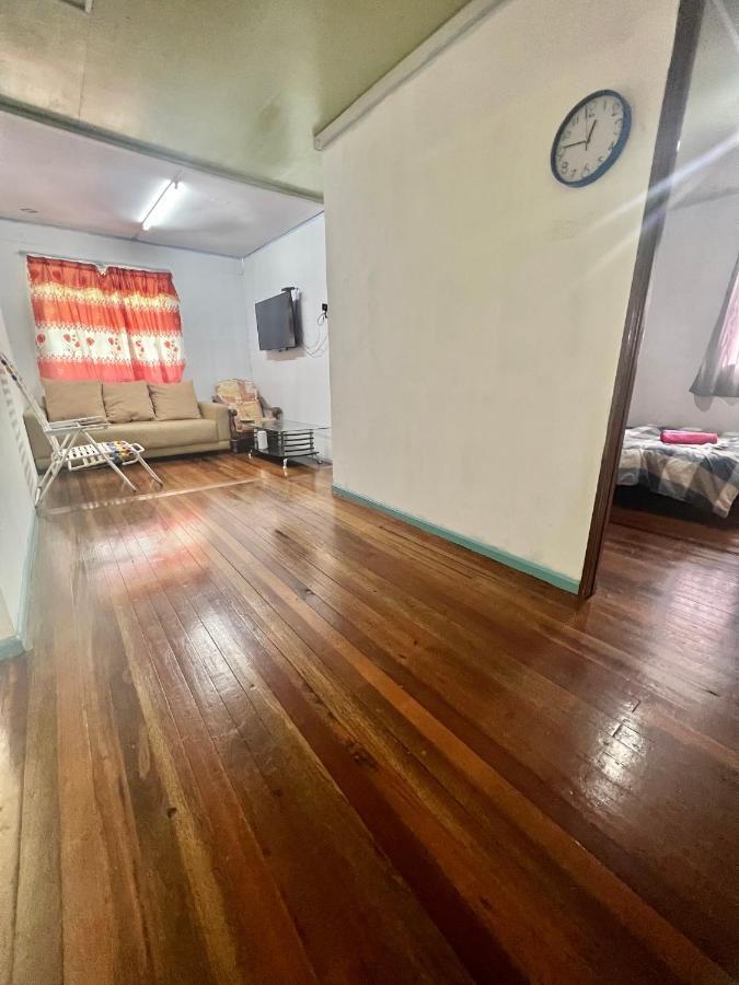 Kampong Kundassan Mak Homestay Upstairs With 5 Bedrooms מראה חיצוני תמונה