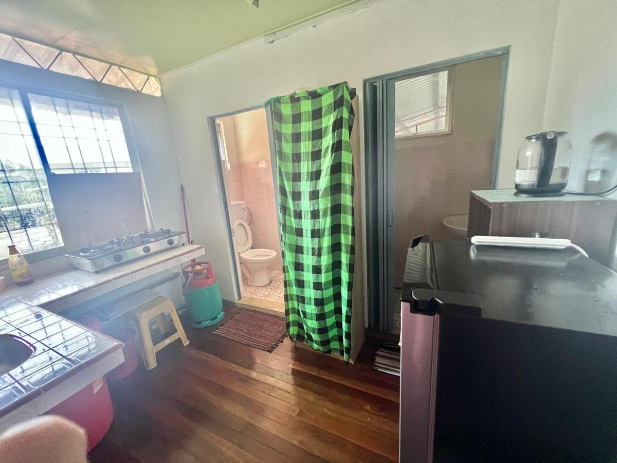 Kampong Kundassan Mak Homestay Upstairs With 5 Bedrooms מראה חיצוני תמונה